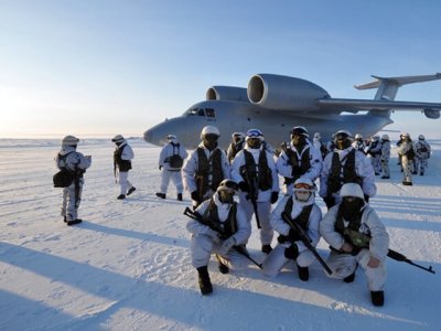 Российские десантники покоряют Арктику, и почему так недовольна Америка