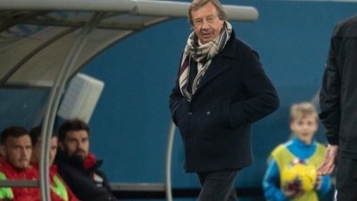 Почему Локомотив решил сменить тренера
