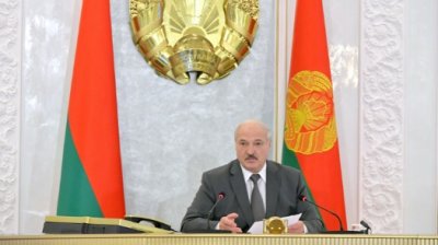 Лукашенко принял решение закрыть бастующие заводы страны
