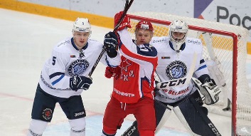 Чемпионат по хоккею могут перенести из Минска в Россию