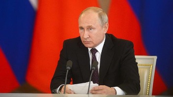 Путина обвинили в призыве к конфронтации
