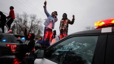 В Америке новые протесты из-за убийства темнокожего