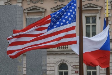 Чехия и США внесены в список недружественных для России стран