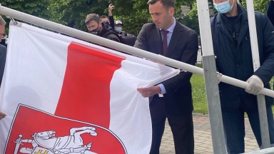 Белорусский флаг сняли в Риге