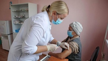 Москвичам заплатят деньги за прививку
