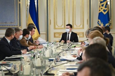 Украинские чиновники вводят санкции