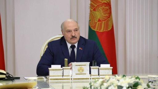 Лукашенко грозится перекрыть газ