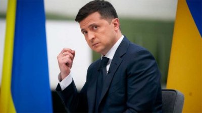 Зеленский попросил не нагнетать ситуацию на Украине