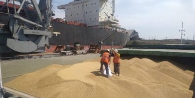 Россию обвиняют в препятствовании вывоза зерна