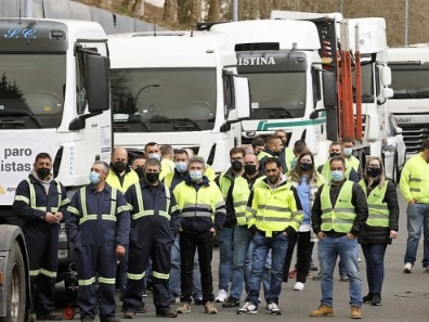 В Париже продолжаются забастовки транспортников