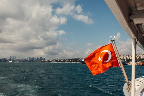 Страны призывают граждан воздержаться от поездок в Турцию