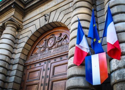 Во Франции приняли пенсионную реформу