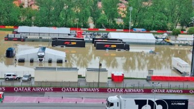 Гран-при «Формулы-1» в Имоле отменили из-за погоды