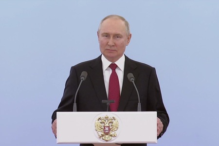 Владимир Путин: Россия продолжит развитие ядерной триады