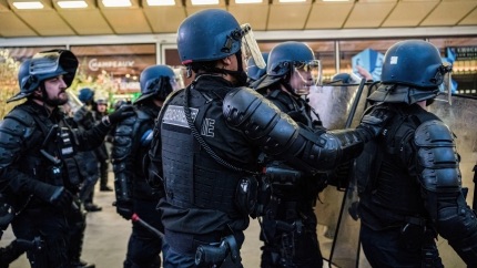 В Париже начались беспорядки после убийства подростка полицейским