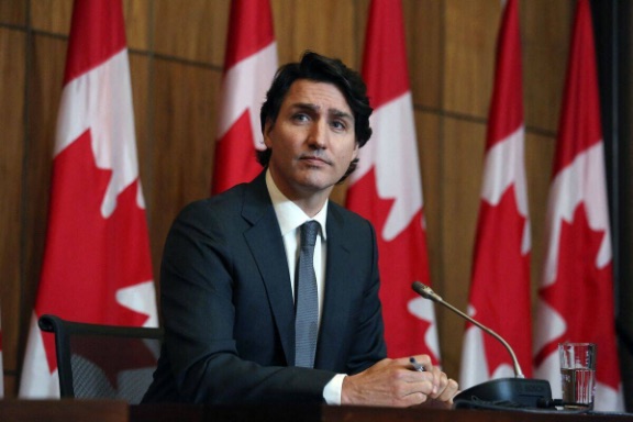 Премьер-министр Канады не может уехать из Индии