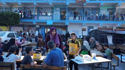 Укрытия для беженцев в Палестине переполнены в четыре раза