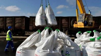 Россия утвердила квоты на вывоз удобрений до мая 2024 года