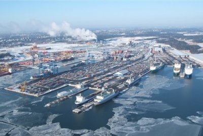 Работу морских портов Финляндии остановили на две недели
