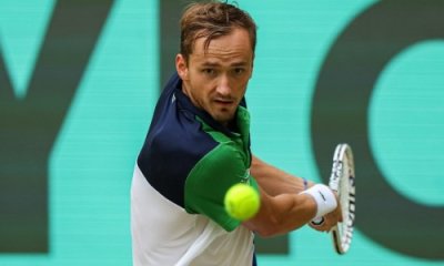 Медведев выбыл из теннисного турнира в Германии