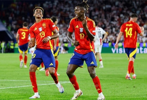 Испанцы повторили рекорд сборной России на Евро